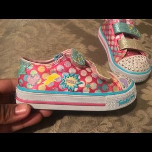 2/$15 GIRLS LIGHT UP SKETCHERS